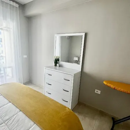 Terraces, Apt. Rent & Seaside Relax Sarandë